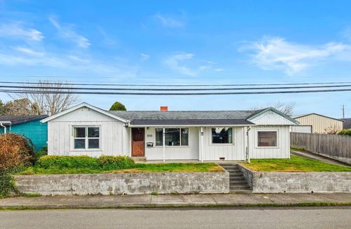 5245 Vance Ave, Eureka, CA, 95503-6350 | Card Image