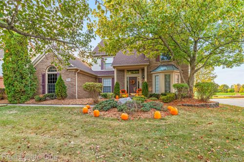 1564 Crowndale Ln, Canton, MI, 48188-6210 | Card Image