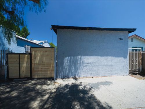 9104 S Main, Los Angeles, CA, 90003 | Card Image