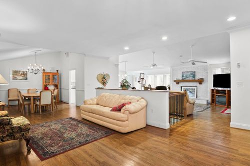 250 Thompson Road, Taylors, SC, 79687 | Card Image