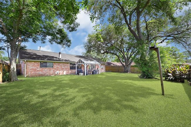 2703 Shady Creek Dr, House other with 3 bedrooms, 2 bathrooms and 2 parking in Pearland TX | Image 25