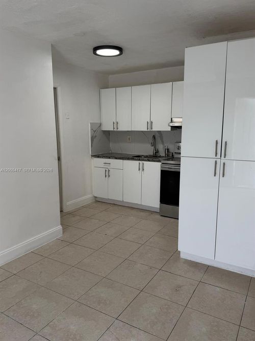 2580-2580 Ne 182nd Ter, North Miami Beach, FL, 33160-2023 | Card Image