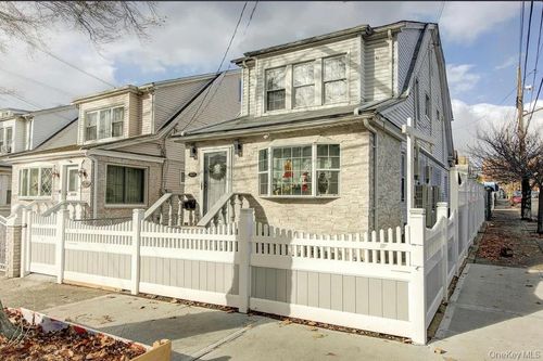 18419 89th Avenue, New York, NY, 11423 | Card Image