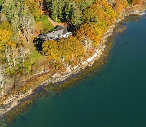 21 Ledge Road, Cumberland, ME, 04110 | Card Image