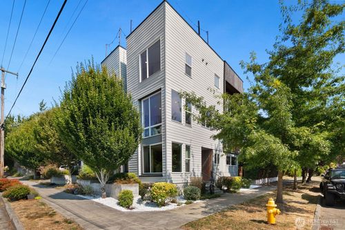 6400 28th Ave Nw, Seattle, WA, 98107-2449 | Card Image