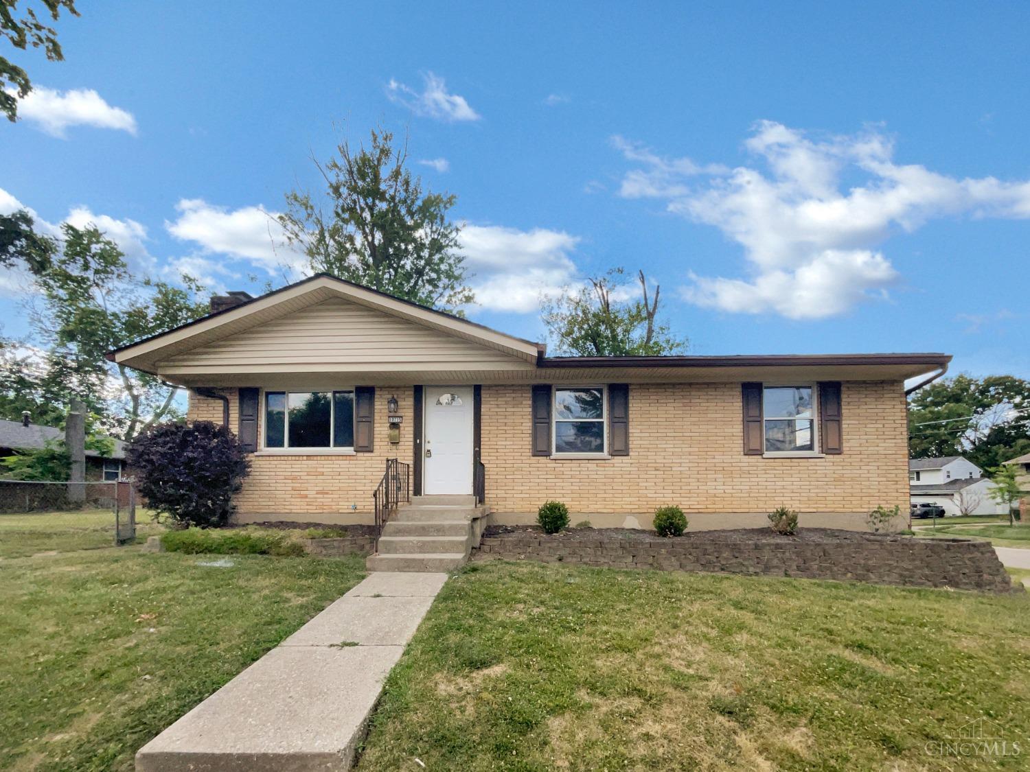 Bridlepath Ln, Cincinnati, OH 45241