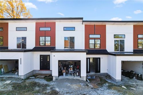 1614 Scott St, Jeffersonville, IN, 47130-4021 | Card Image