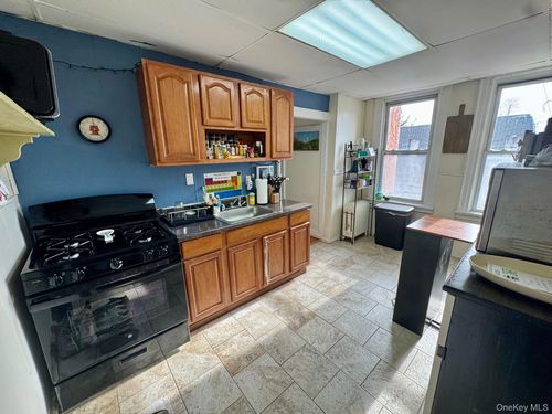 rear-342 Broadway, Lynbrook, NY, 11563-3976 | Card Image