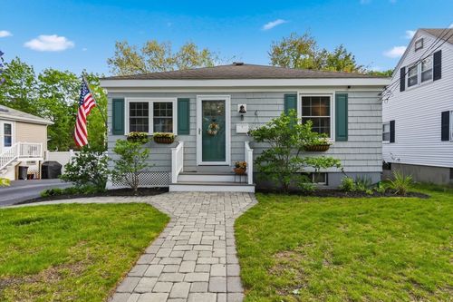 8 Holding St, Beverly, MA, 01915-4057 | Card Image