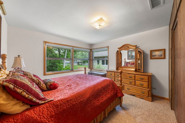 714 80 Th St, House other with 4 bedrooms, 2 bathrooms and 4 parking in Downers Grove IL | Image 14