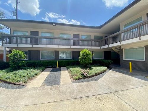 10-4701 Bell St, Houston, TX, 77023-1200 | Card Image