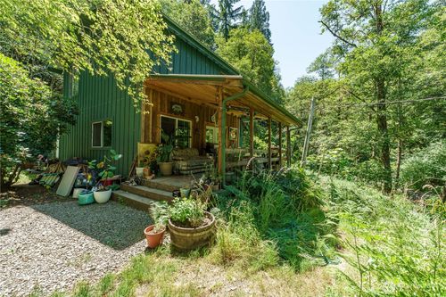 145 Wooden Bridge Rd, Kalama, WA, 98625-9673 | Card Image