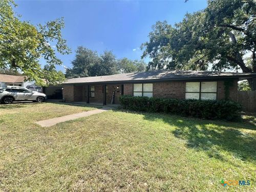 901 N Central Ave, Cameron, TX, 76520-2629 | Card Image