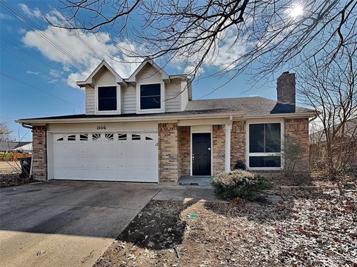 1506 Briarpath Ln, Arlington, TX, 76018-1261 | Card Image