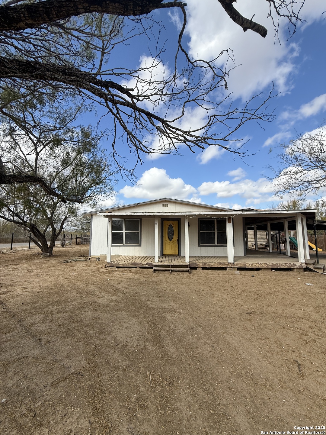 Residential in Carrizo Springs