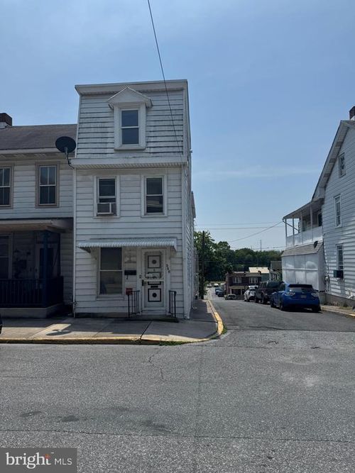 556 N 2nd St, STEELTON, PA, 17113-2103 | Card Image