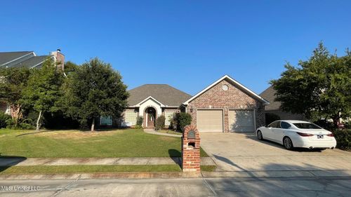 11645 Stanton Cir, Gulfport, MS, 39503-6164 | Card Image