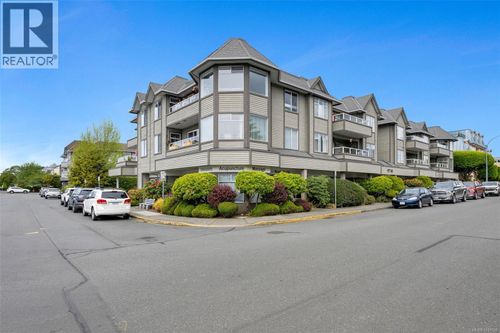 204-9710 Second St, Sidney, BC, V8L3C4 | Card Image