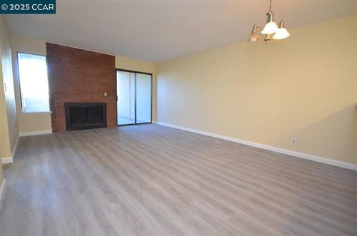 1391 Monument Blvd, Concord, CA, 94520-4405 | Card Image