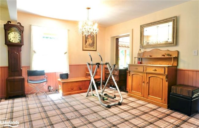 9717 Highway 118, House other with 2 bedrooms, 2 bathrooms and 8 parking in Algonquin Highlands ON | Image 14