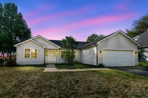 220 W Ashton Dr, Maple Park, IL, 60151-9183 | Card Image