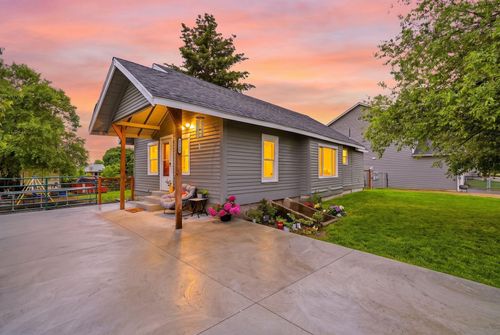 1211 S Fox Rd, Spokane Valley, WA, 99206-6140 | Card Image