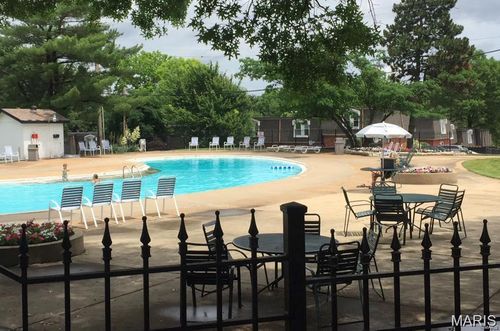 apt-3-10407 Briarbend Dr, Saint Louis, MO, 63146-5665 | Card Image