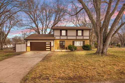 9911 Johnson Cir, Bloomington, MN, 55437-2440 | Card Image