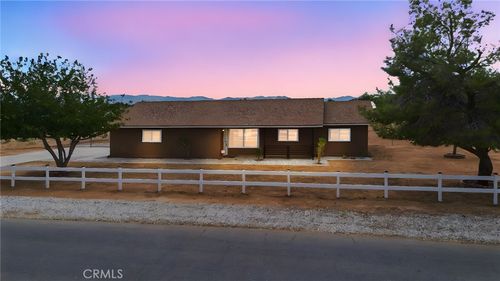 20631 Zuni Rd, Apple Valley, CA, 92307-3048 | Card Image