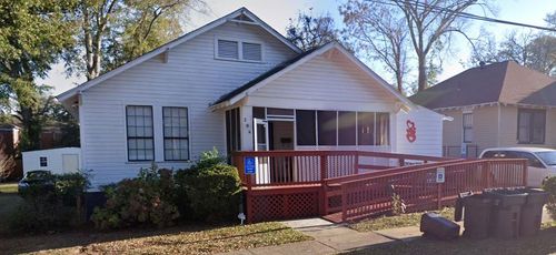 206 E Oak St, Tuskegee, AL, 36083-1819 | Card Image