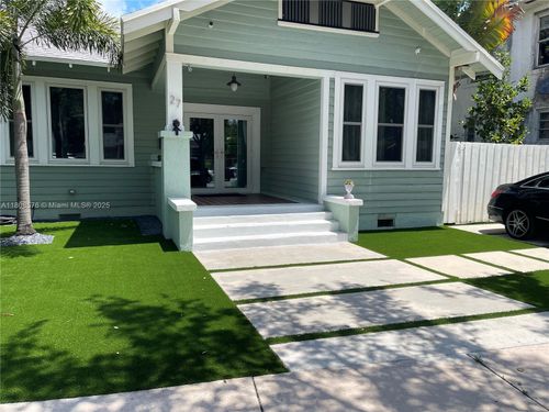 27 Ne 49th St, Miami, FL, 33137-3115 | Card Image