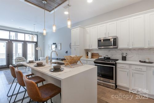 unit-104-2401 Euclid Ave, Charlotte, NC, 28203-6778 | Card Image