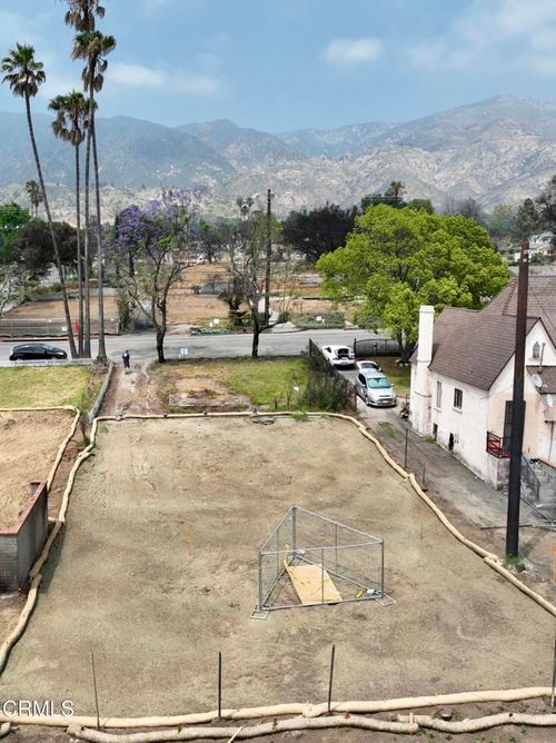 318 W Altadena Dr, Altadena, CA, 91001-4702 | Card Image