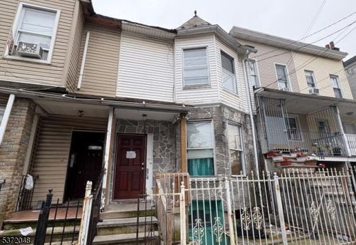 144 4th Ave, Newark, NJ, 07104-2697 | Card Image