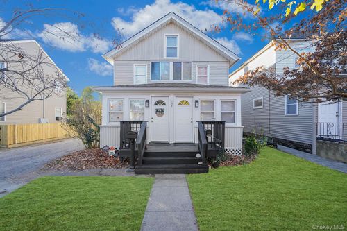 158 Oldfield Ave, Amityville, NY, 11701-3174 | Card Image