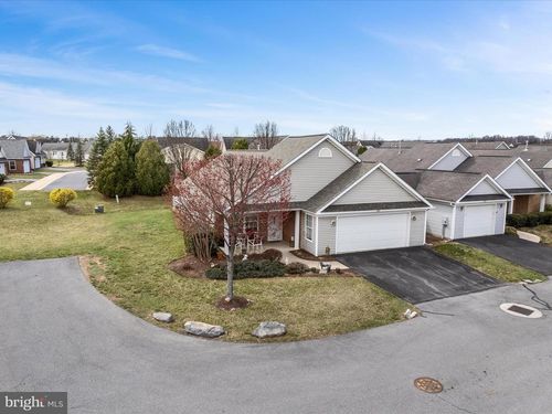 222 Crestwood Ln, WINCHESTER, VA, 22602-5311 | Card Image