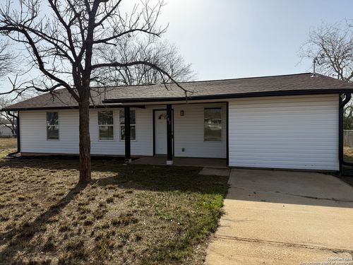 702 Orange St, Jourdanton, TX, 78026-3020 | Card Image