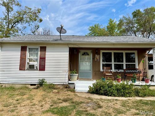 121 Martin St, Licking, MO, 65542-9884 | Card Image