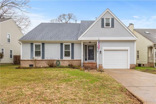 828 Hardwood Dr, Chesapeake, VA, 23320-9210 | Card Image
