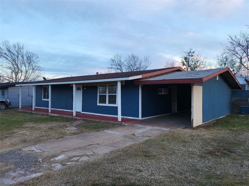 623 W Mesquite St, Jacksboro, TX, 76458-2221 | Card Image