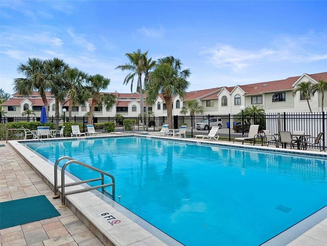 2383 Hanover Dr, Townhouse with 2 bedrooms, 3 bathrooms and null parking in DUNEDIN FL | Image 54