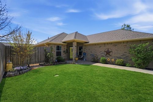 2824 W 2nd St, Elk City, OK, 73644-4329 | Card Image