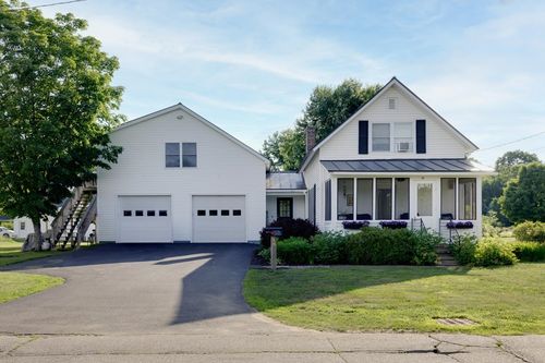 18 Penacook St, Penacook, NH, 03303-1702 | Card Image