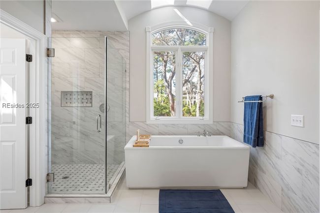 Primary Bathroom | Image 40
