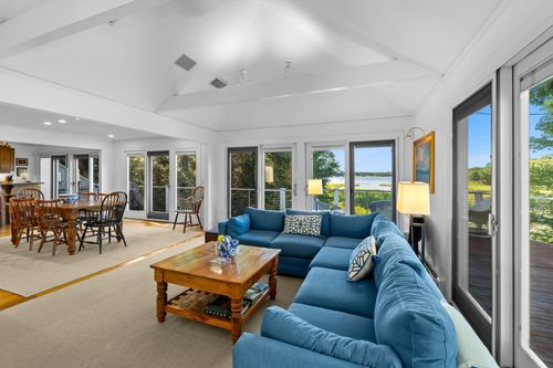 5 Tide Run, Mashpee, MA, 02649-4017 | Card Image