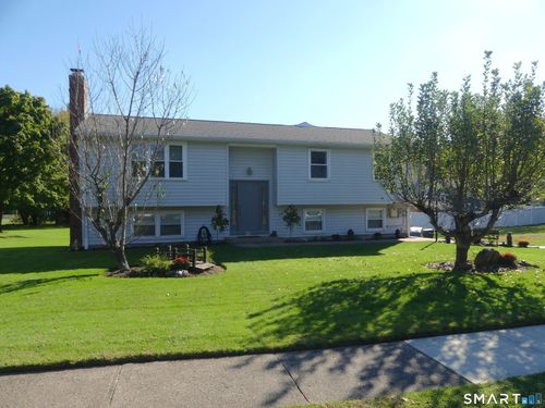 49 Bluebird Ln, Berlin, CT, 06037-2402 | Card Image