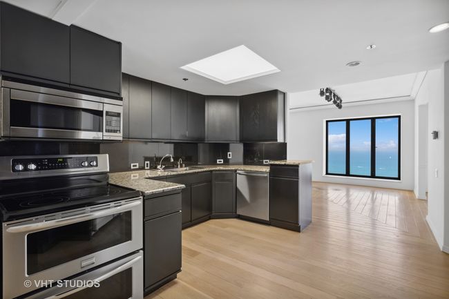 APT-2502 - 950 N Michigan Ave, Home with 3 bedrooms, 4 bathrooms and null parking in CHICAGO IL | Image 8