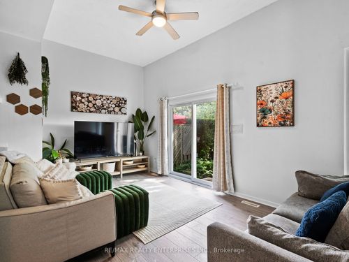 49-661 Childs Dr, Milton, ON, L9T3V7 | Card Image
