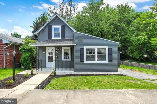 202 W 5th St, WAYNESBORO, PA, 17268-1919 | Card Image