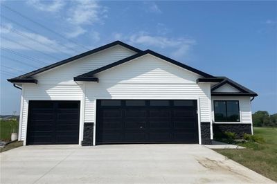 5556 165th Street, Home with 4 bedrooms, 1 bathrooms and null parking in Urbandale IA | Image 1